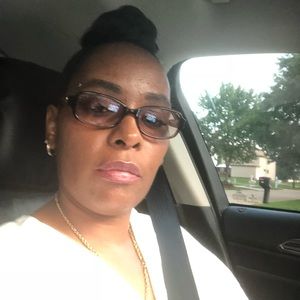 Meet your Posher, Felicia